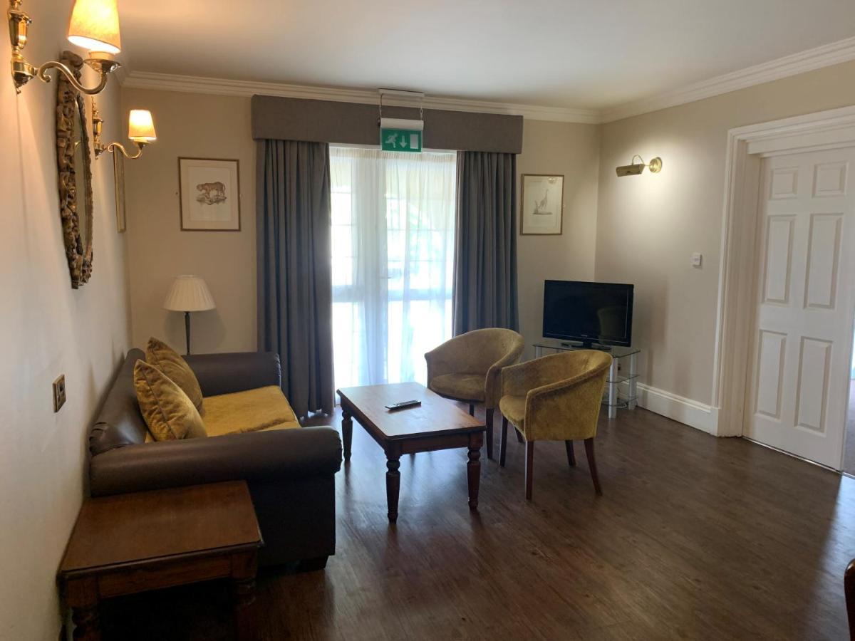 New House Country Hotel Cardiff Exterior foto