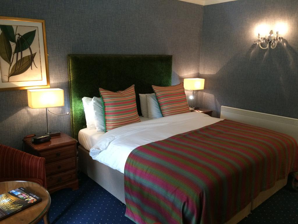 New House Country Hotel Cardiff Exterior foto