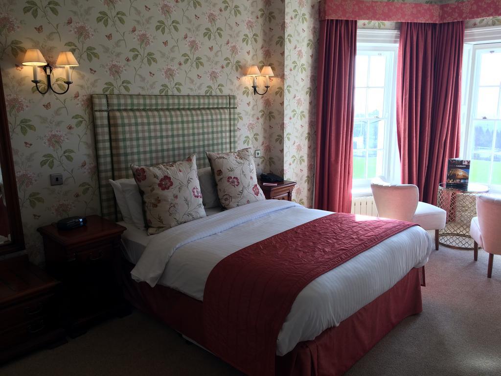 New House Country Hotel Cardiff Exterior foto