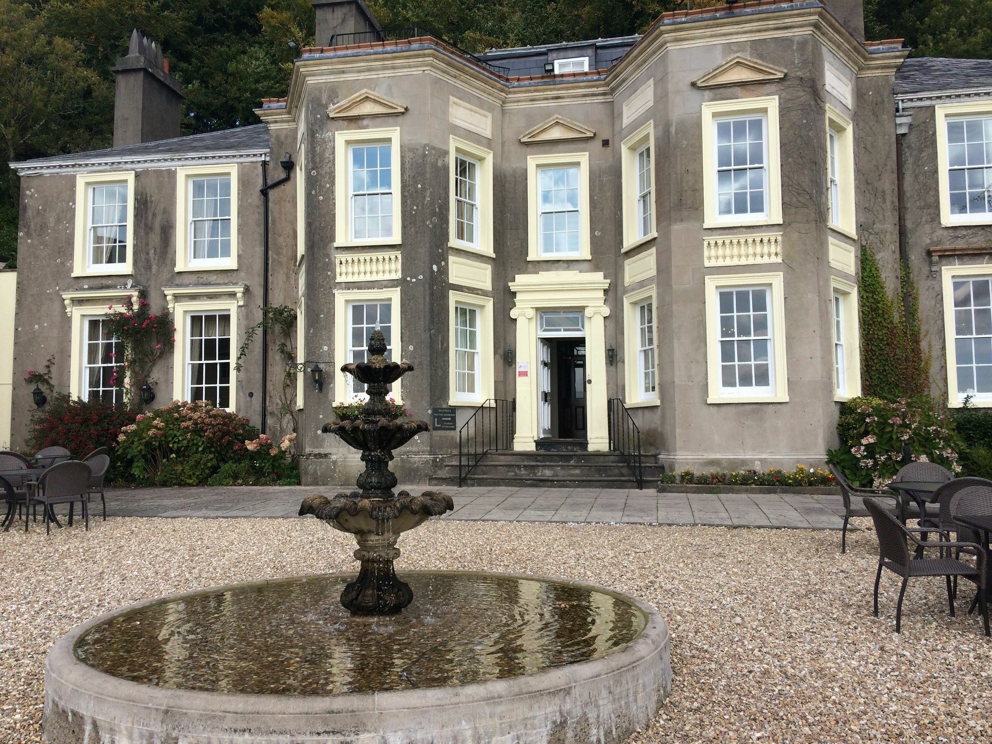 New House Country Hotel Cardiff Exterior foto